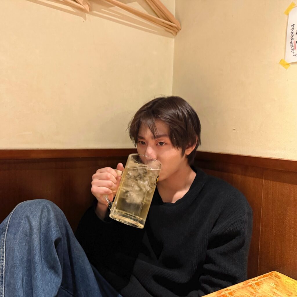 ヒョソプが飲んでるの見るとハイボールを飲みたくなる