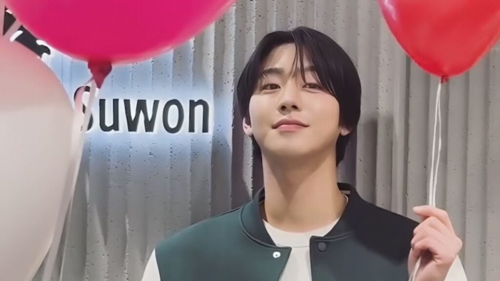 ラコステ　セルカ　バレンタイン　ヒョソプ