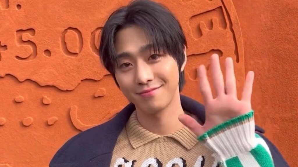 ヒョソプ　パリ　ラコステ