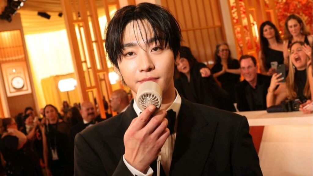 オスカー　携帯扇風機　ヒョソプ