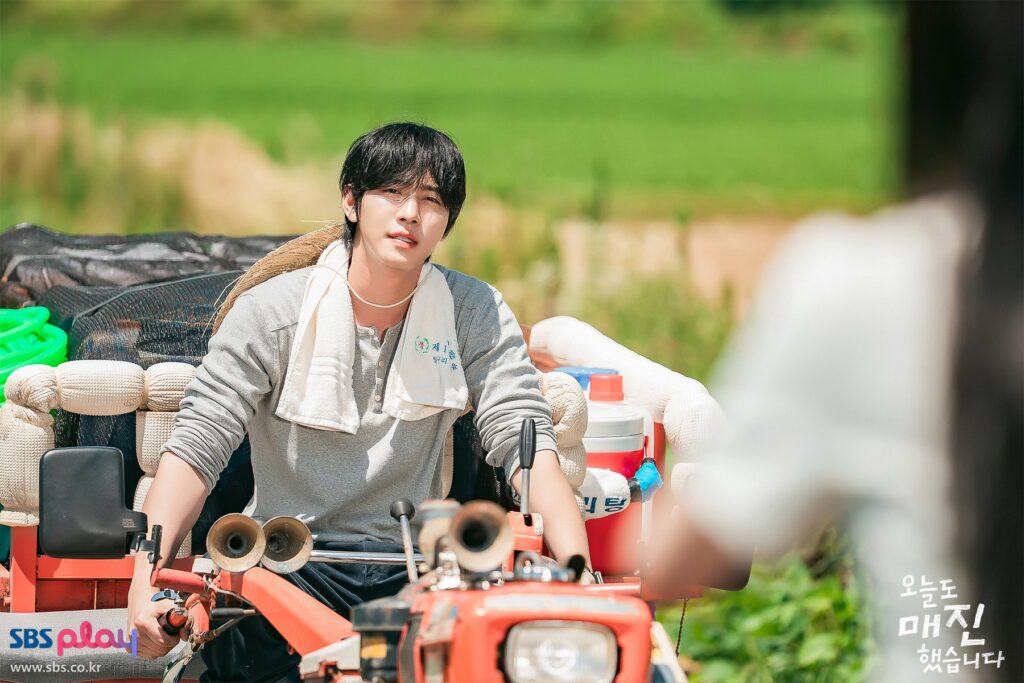 イェジンを睨みつけるマシューリーアン・ヒョソプ