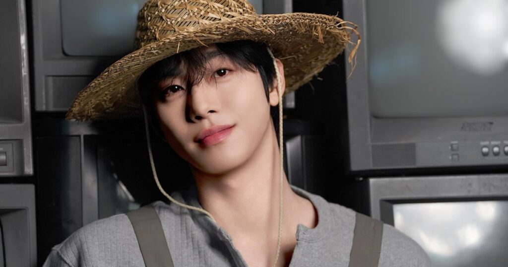 本日も完売しました アン・ヒョソプポスタービハインド